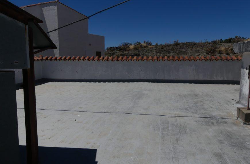 Instalación de energía fotovoltaica en panadería y supermercado de Artenara